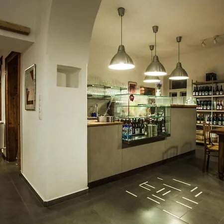 Mi A Ko Vendeghaz Köveskál