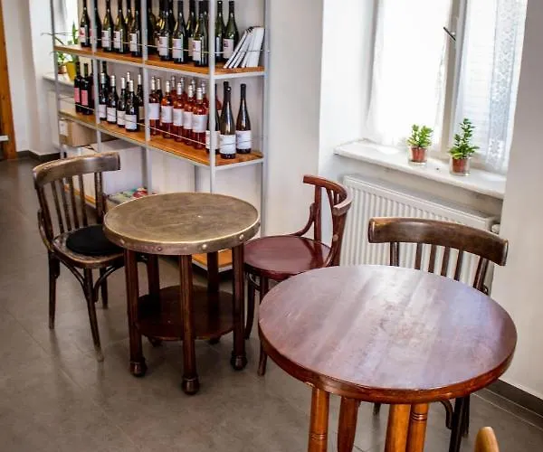 Mi A Ko Vendeghaz לינה וארוחת בוקר 3*